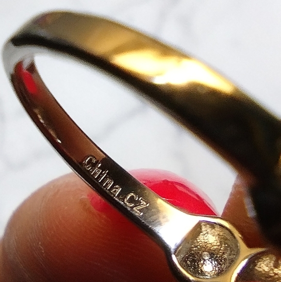 Minimalist Dome Bubble Ring - Picture 8 of 12